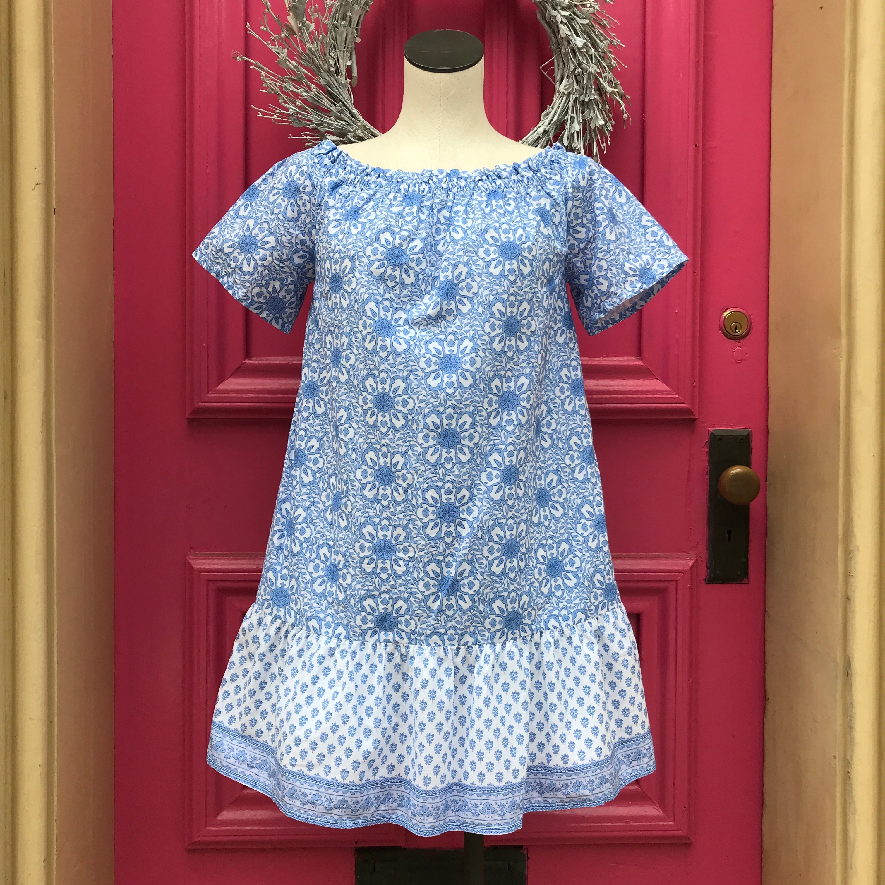 Vineyard Vines blue white print off-the-shoulder dress size M