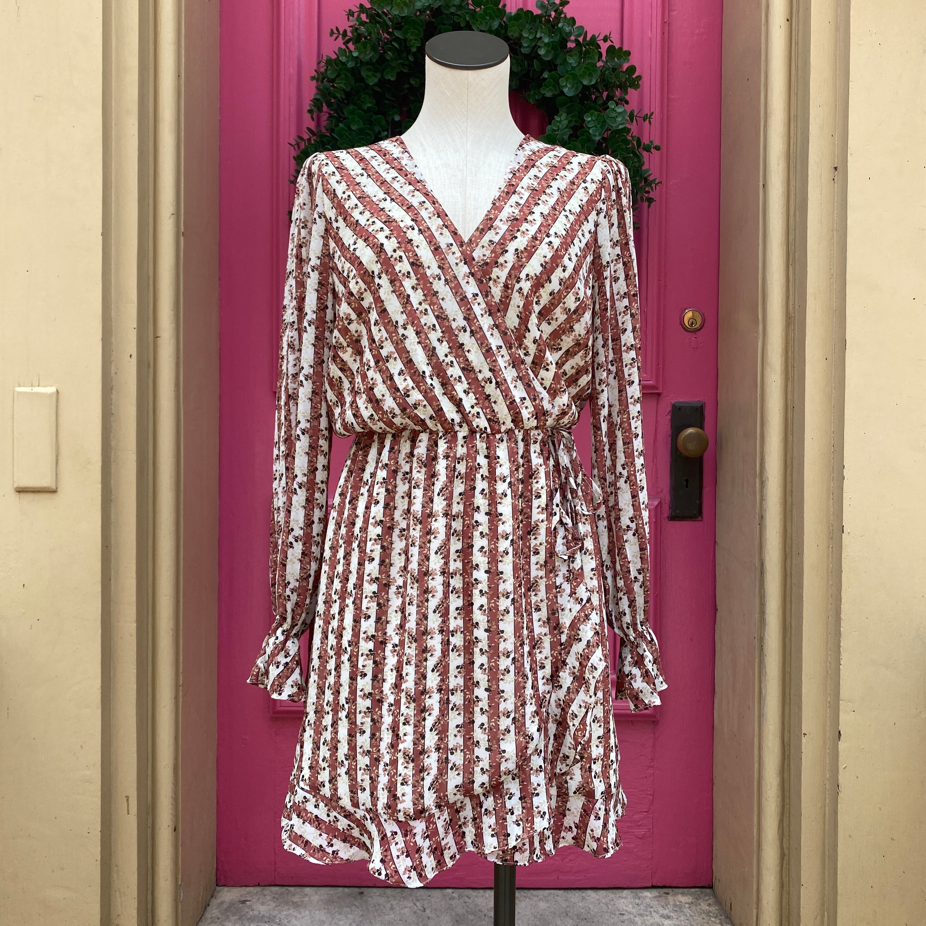 Lost + Wander red black floral long sleeve dress size Large New With Tags